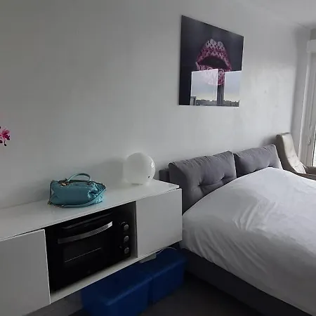 Julian * ミデルケルケ