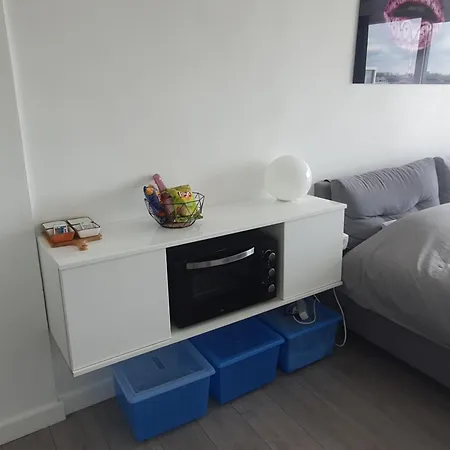 アパート Julian ミデルケルケ